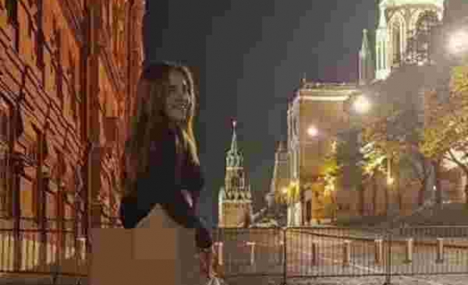 Kremlin'in önünde pantolonunu indirip kalçasını gösteren oyuncuya hapis yolu göründü