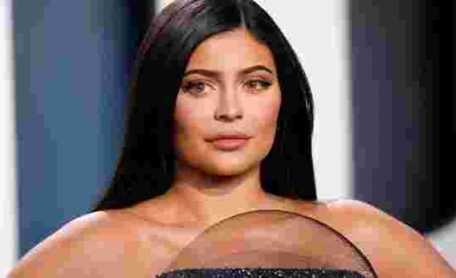 Kylie Jenner’a ikinci şok: Markasının satışları durdurulabilir