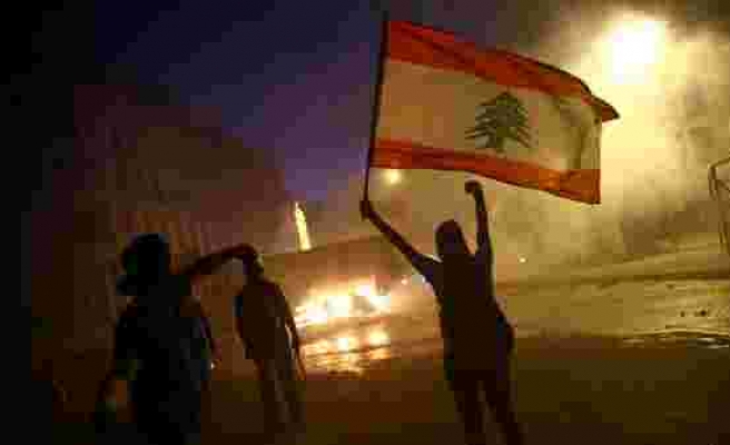 Lübnan'da Protestolar Büyüyor: Göstericiler Çok Sayıda Bakanlık Binasına Girdi