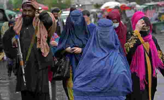 Maaşları Düşürüldü, Yerlerine Erkek Akraba Önermeleri İstendi: Taliban'ın Kadınlara Zulmü Sürüyor...