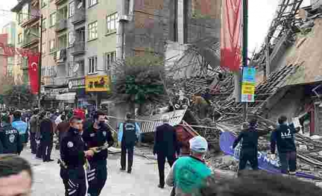 Malatya'da 2 Katlı Bina Çöktü: 9 Kişi Yaralı Olarak Çıkartıldı