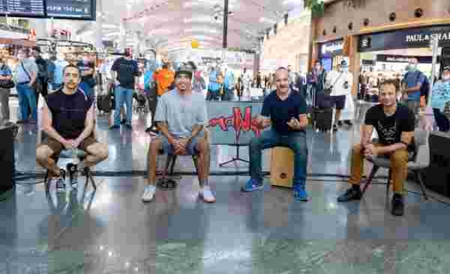 Manga Grubu’ndan İstanbul Havalimanı’nda sürpriz konser