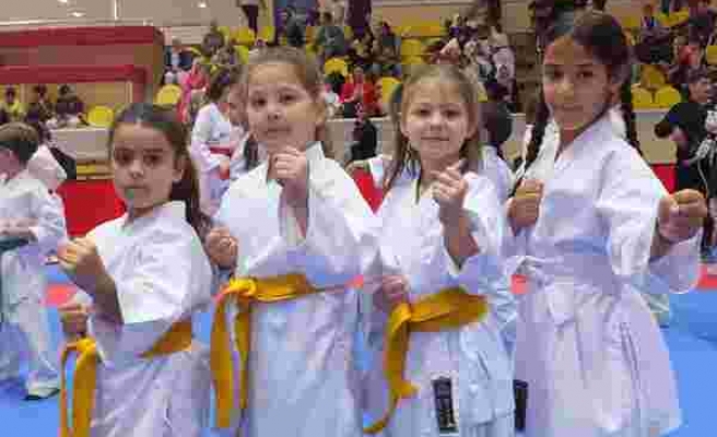 Manisa BBSK Karate Takımı yine zirvede