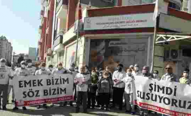 Mersin'de doktor cinayeti protesto edildi: Doktorlar ölüyor Sağlık Bakanlığı izliyor