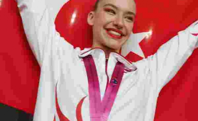 Milli Cimnastikçi Ayşe Begüm Onbaşı, Dünya Şampiyonu Oldu
