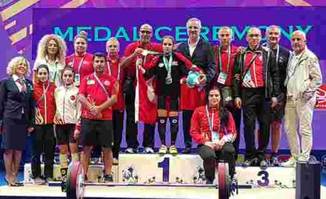 Milli halterci Şaziye Erdoğan, Dünya şampiyonu