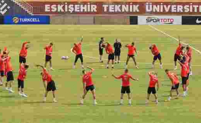 Milliler, Ermenistan maçının son çalışmasını ESTÜ Stadyumu’nda yaptı