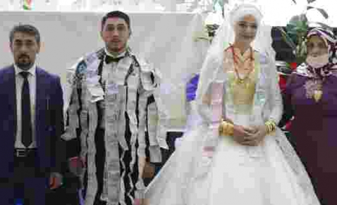 Muş'taki Aşiret Düğününde Altın Yarışı: 40 Dakikada 1 Milyon Liralık Takı Taktılar