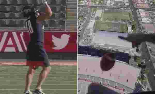 NFL Şampiyonu Tampa Bay’in Yıldızı Rob Gronkowski, Helikopterle Yaklaşık 200 Metreden Atılan Topu Yakaladı