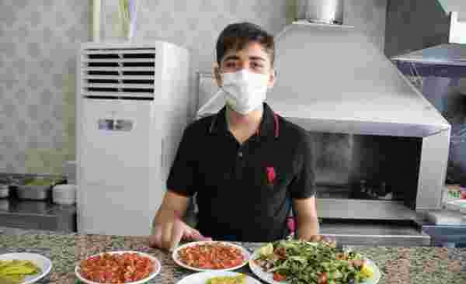 Özel Kursa Gitmeyen, Ailesinin İşlettiği Lokantada Garson Olarak Çalışan Akif Bayram, LGS Türkiye 1'incisi Oldu