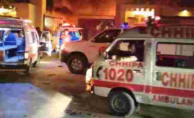 Pakistan'da otel otoparkında patlama: 3 ölü, 13 yaralı