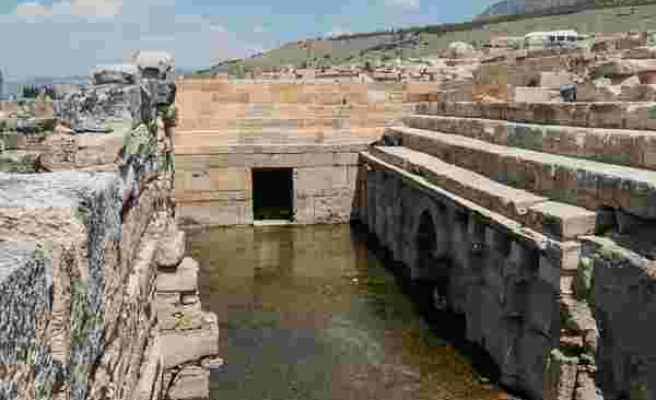 Pamukkale'de 'Yer Altına Açılan Cehennem Kapısı'nın Gizemi Sonunda Çözüldü
