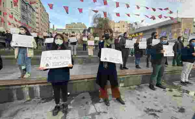 Pandemi Nedeniyle İşsiz Kalan Kafe-Bar Çalışanlarından Sessiz Eylem: 'Geçinemiyoruz'