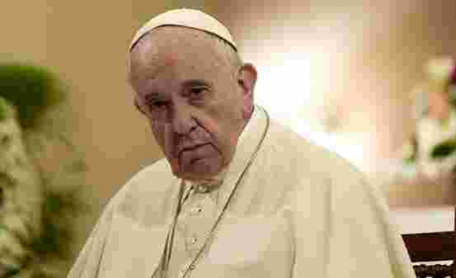 Papa Francis'in Instagram hesabından dünyaca ünlü modele 'beğeni'