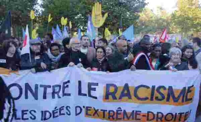 Paris'te ırkçılığa karşı protesto düzenlendi