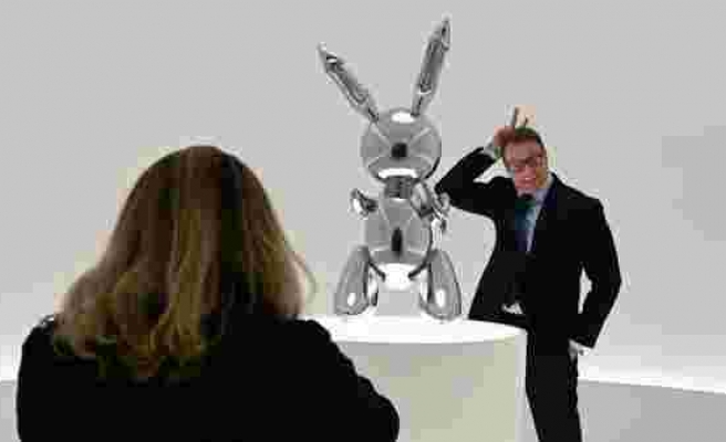 Rekor Kırdı: Jeff Koons'un Tavşan Heykeli 91 Milyon Dolara Satıldı