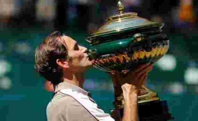 Roger Federer'den tarihi şampiyonluk!