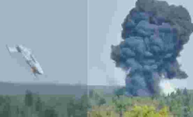 Rusya'da Motoru Alev Alan Uçağın Düşmesi Anbean Kaydedildi