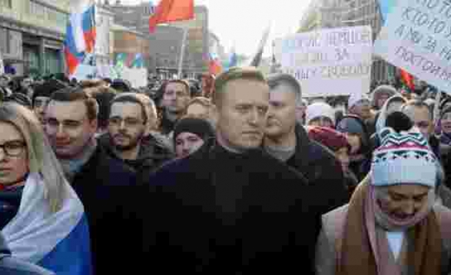 Rusya'da Muhalif Lider Navalny Yoğun Bakımda: 'Bilinci Kapalı, Çayına Zehir Katılmış Olabilir'