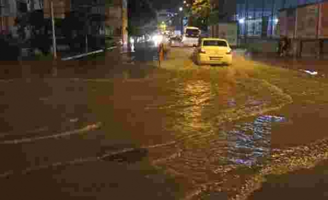 Sağanak yağış Çanakkale’de hayatı olumsuz etkiledi