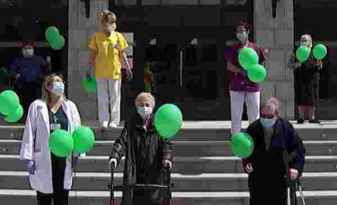 Sağlık Çalışanları, İlk Defa Koronavirüs Vakası Olmadan Geçirdikleri Günü Balonlarla Kutladılar