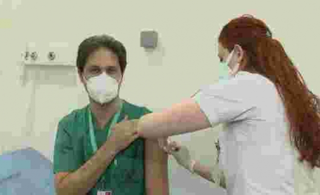 Sağlık çalışanlarına ikinci doz aşılama başladı