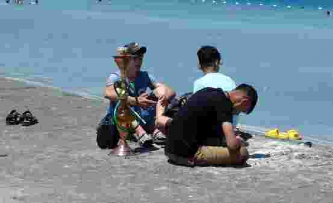Salda Gölü'nde Nargile İçen ve Çamur Banyosu Yapan 5 Kişiye Ceza