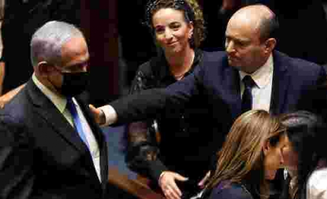 Seçimi Kaybettiğini Unutup Başbakanlık Koltuğuna Oturan Netenyahu, Uyarı Alınca Muhalefet Sıralarına Geçti