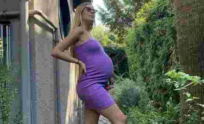 Sinem Kobal, Anneler Günü'nü hamilelik pozuyla kutladı