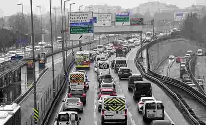 Sokağa Çıkma Yasağı Başlamadan Hemen Önce: İstanbul'da Trafik Yoğunluğu; Yüzde 74