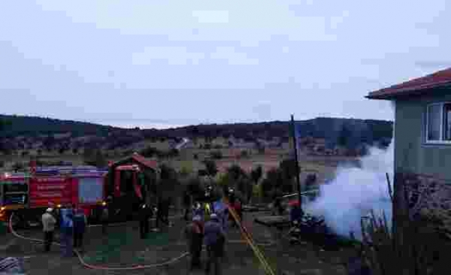 Son dakika haberleri... Bolu'da odunlukta çıkan yangın söndürüldü