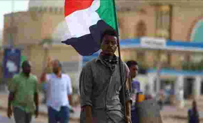 Sudan'da yeni dönem: Asker ve siviller uzlaştı