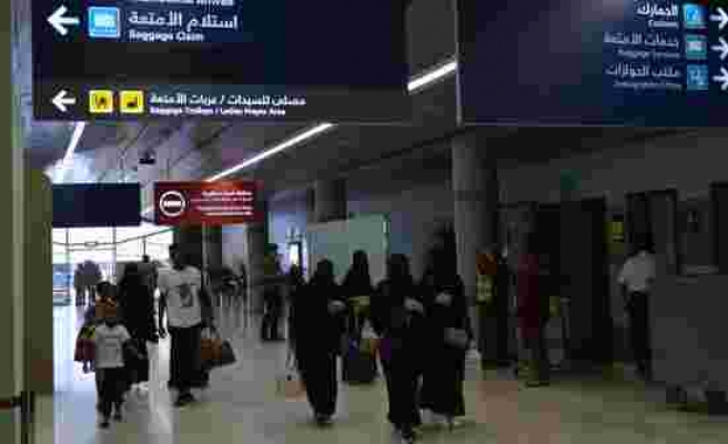 Suudi Arabistan'da Kadınlar 'Erkeğin İzni Olmadan' Pasaport Alıp Yurt Dışına Seyahat Edebilecek