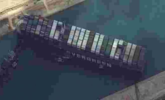 Süveyş Kanalı'nı Tıkayan Ever Given Gemisi Kurtarıldı
