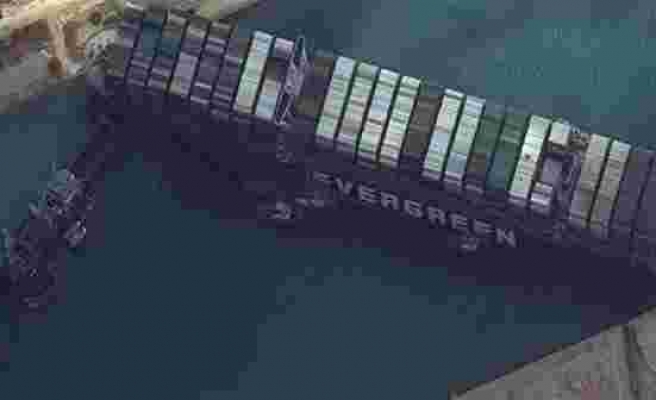Süveyş Kanalı'nı tıkayarak dünya ticaretine ağır darbe vuran Ever Given gemisi çalışmaların 7. gününde kurtarıldı