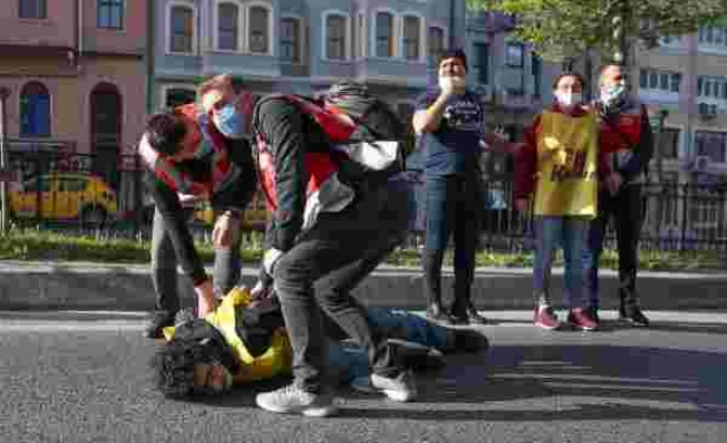 Taksim'e Çıkmak İsteyenlere İzin Yok: Yüzlerce Kişi Gözaltına Alındı