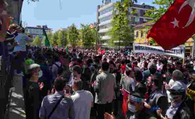 'Tam Kapanma' Manzaraları: Trabzon'da İzinli, Mesafesiz, 2 Bin Kişilik Yürüyüş