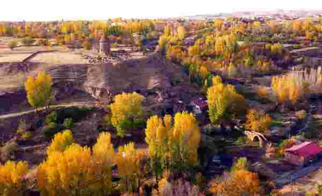 Tarihi şehir Ahlat’ta sonbahar manzaraları görenleri mest etti