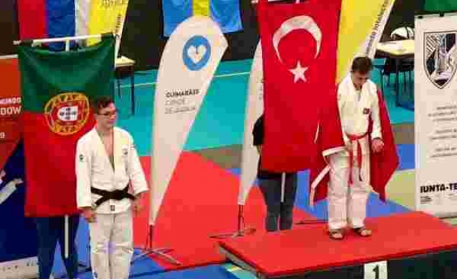 Tarihte İlk! Down Sendromlular Dünya Judo Şampiyonası'nda Talha Ahmet Erdem Altın Madalya Kazandı 
