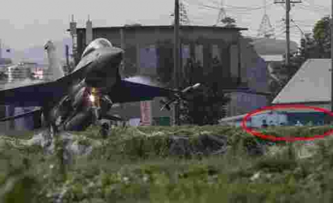 Tayvan tarihinde bir ilk Tatbikat kapsamında savaş uçaklarını otoyola indirdiler