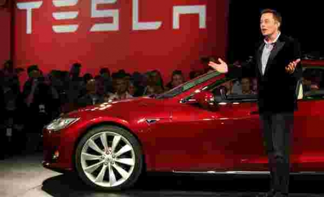 Tesla Sürücüleri Yolda Kaldı, Elon Musk Özür Diledi