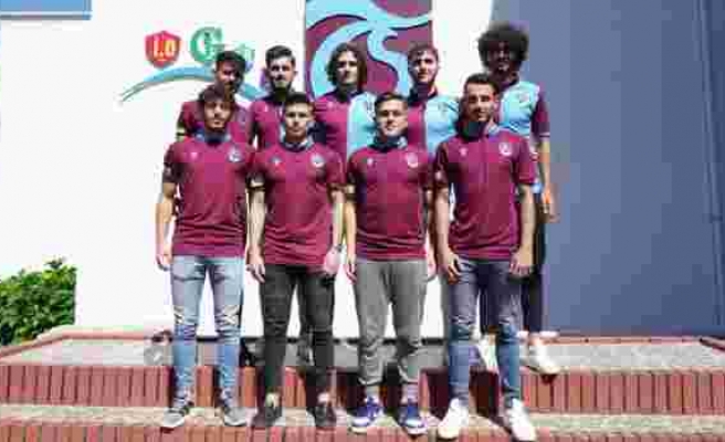 Trabzonspor'dan 9 futbolcuya imza töreni