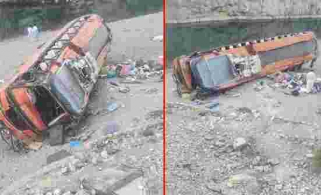 Tren kazasıyla sarsılan Pakistan'dan bir kahreden haber daha! Otobüsün devrilmesi sonucu 19 kişi öldü, 50 kişi yaralandı