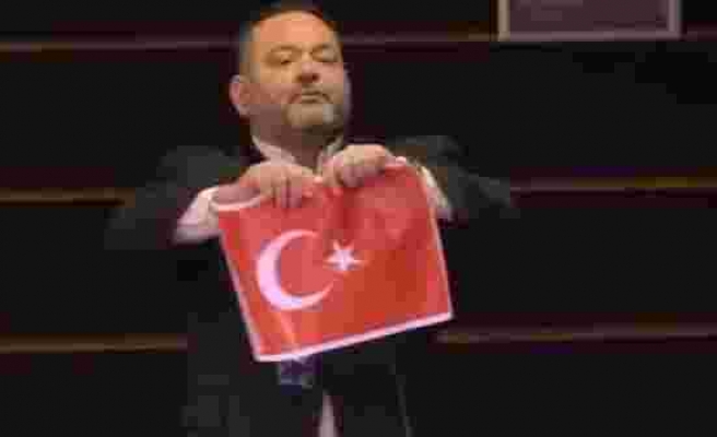 Türk bayrağını yırtan hadsiz Yunan vekil Ioannis Lagos tutuklandı