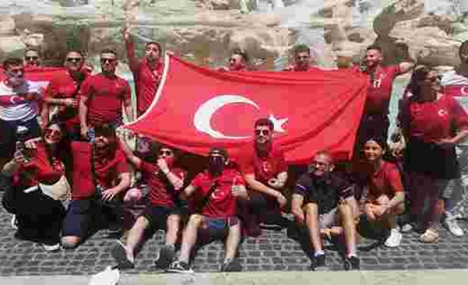 Türk taraftarlar stada giriş yaptı