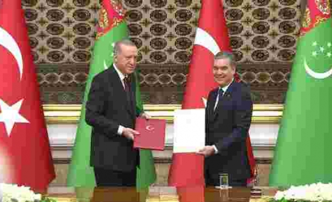 Türkmenistan'da tarihi imza