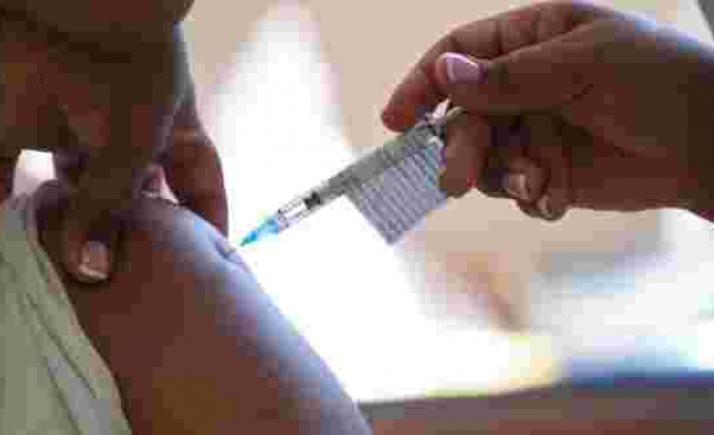 Uganda’da 800 kişiye sahte Covid-19 aşısı yapıldı