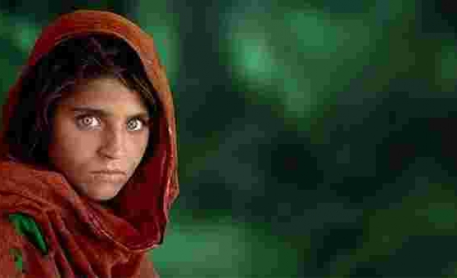 Ünlü 'Afgan Kızı' Ülkesini Terk Edip İtalya'ya Geldi