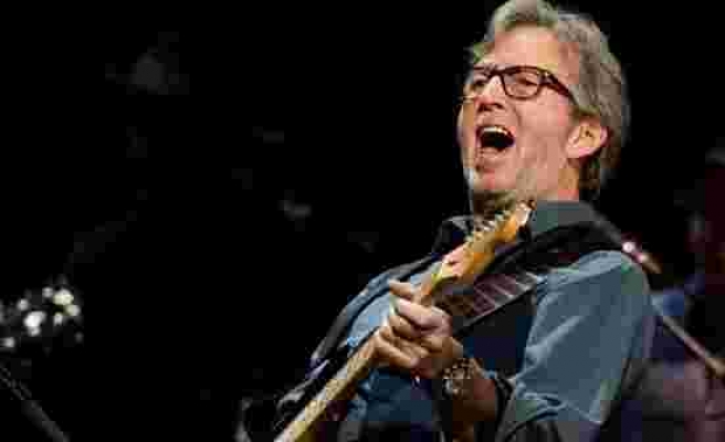 Ünlü rockçı Eric Clapton, aşı zorunluluğu olan salonlarda konser vermeyeceğini açıkladı