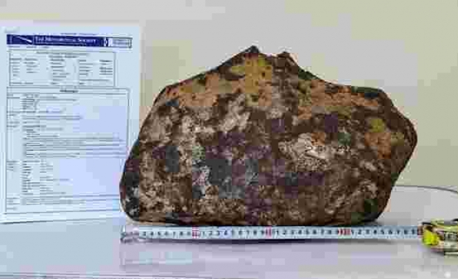 Van'da Bulunan Gök Taşı 'Doğuzağaç' Adıyla Uluslararası Meteorit Veri Bülteni'ne İşlendi